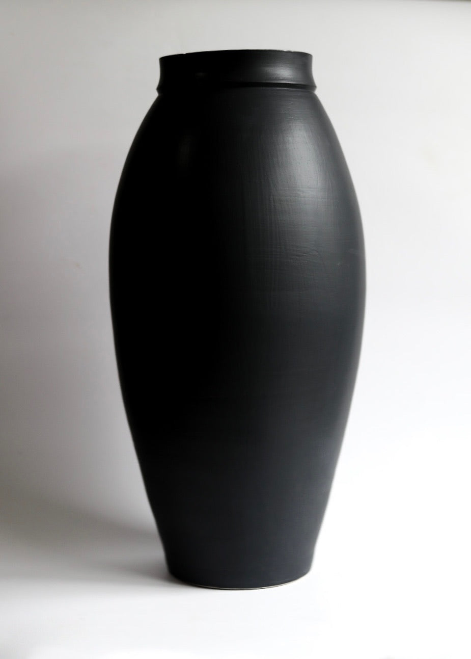Noir Vase