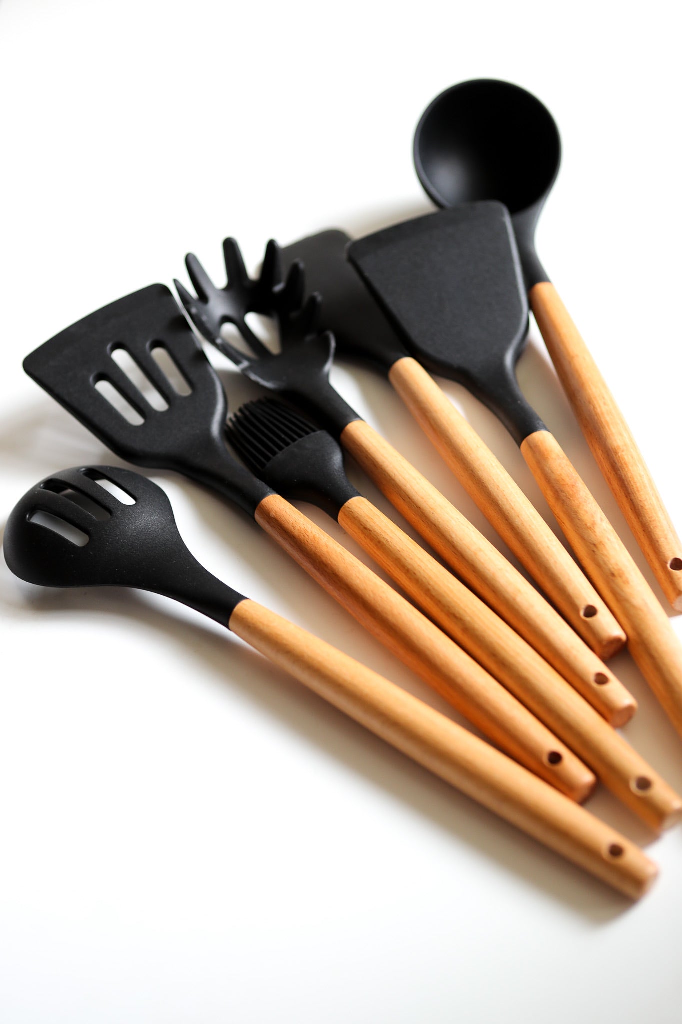 Silicone utensils set