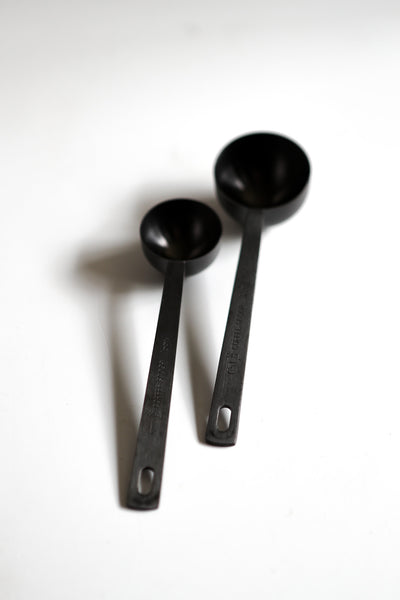 Measuring spoons - black