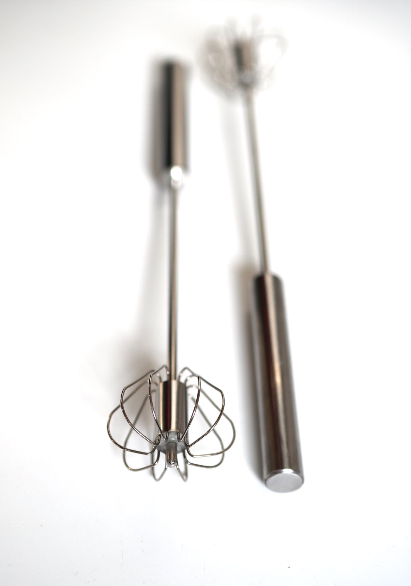 Semi automatic egg beater