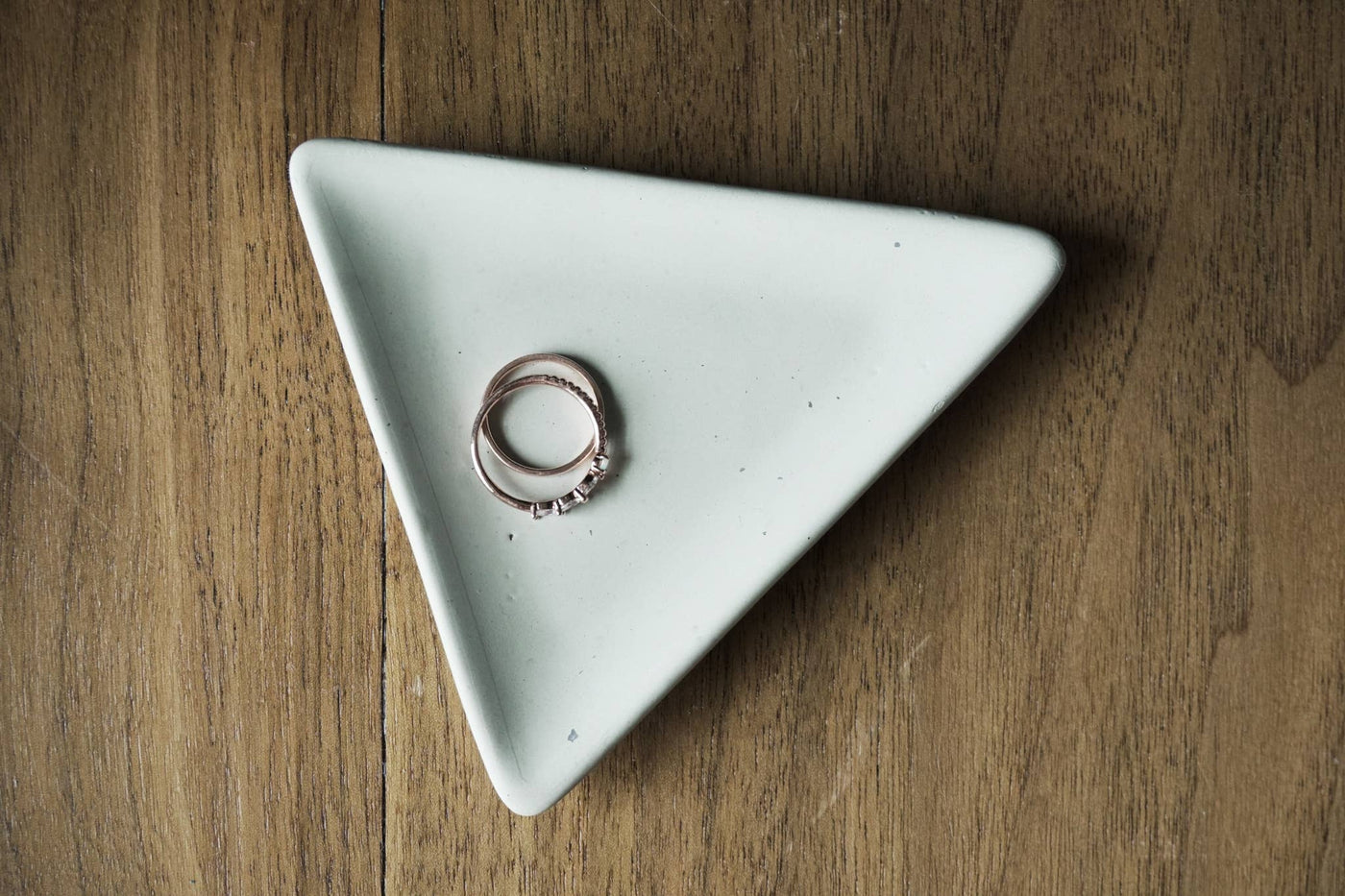 Triangle concrete dish