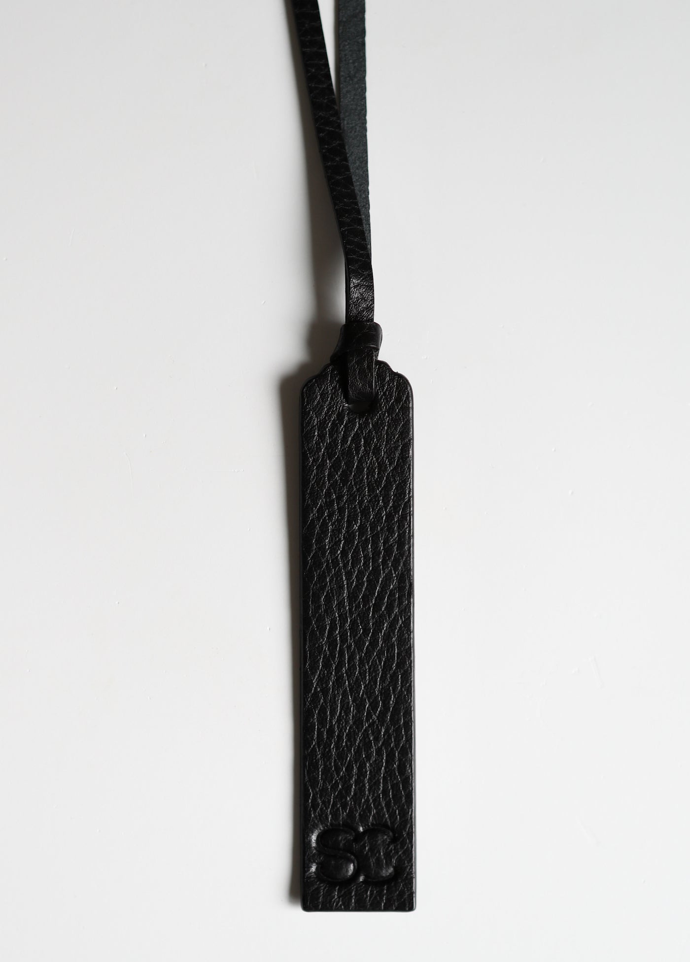 Genuine leather bookmark | pebble black